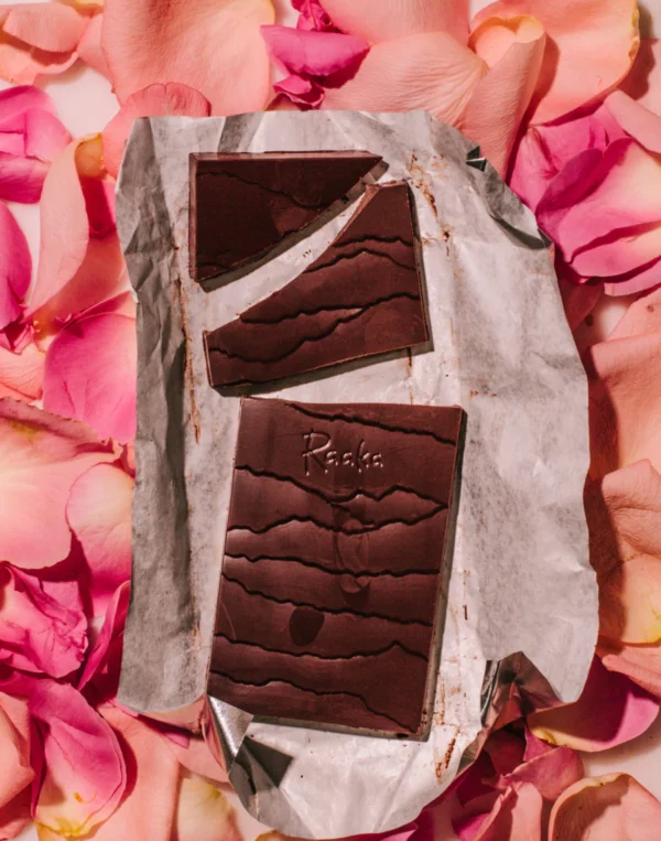 Raaka - Dark with Rose Petals & Kardemom - Image 3