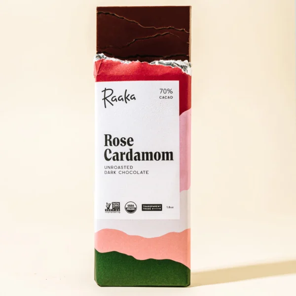 Raaka - Dark with Rose Petals & Kardemom